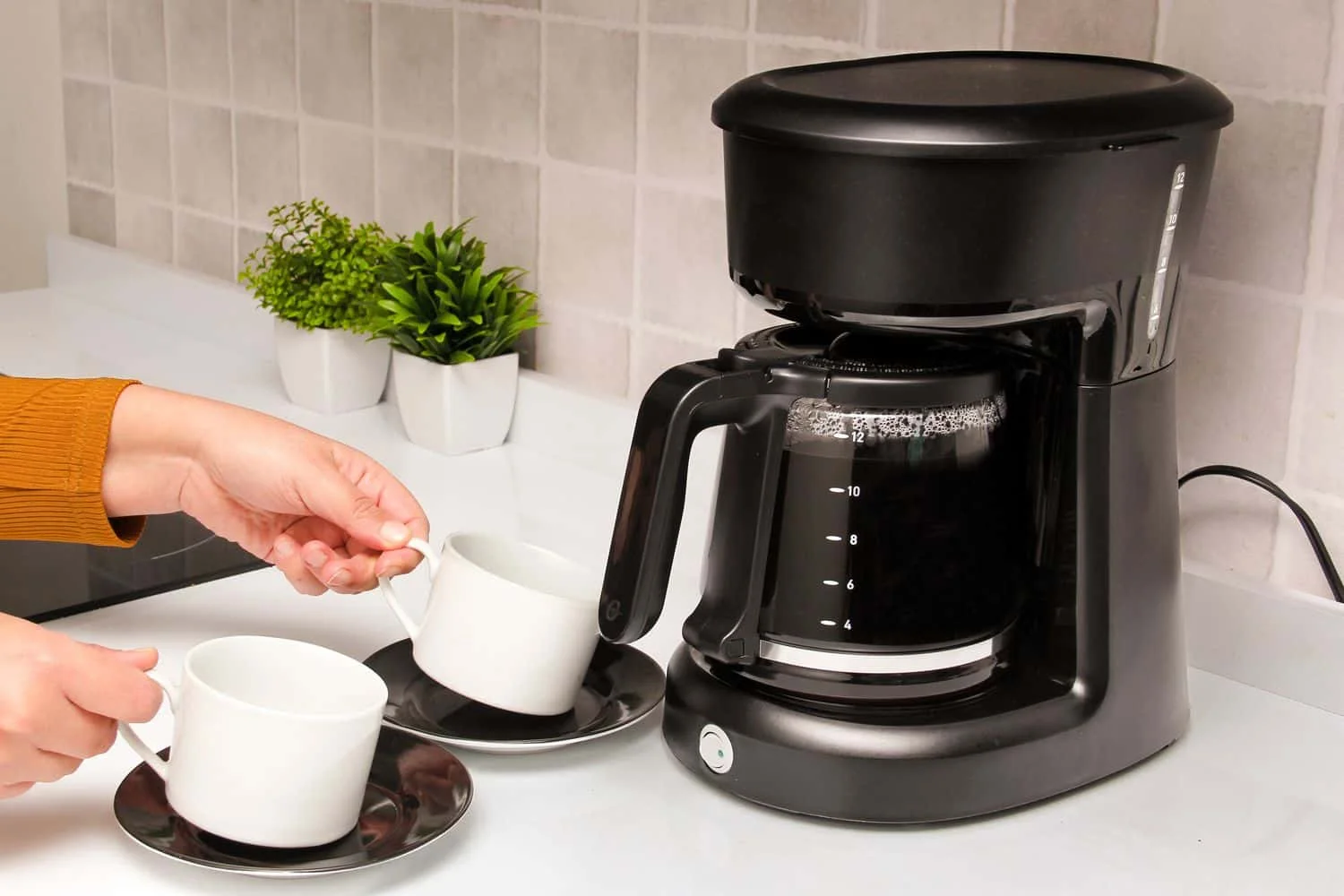 1. قهوه‌سازهای فیلتری (Drip Coffee Makers):